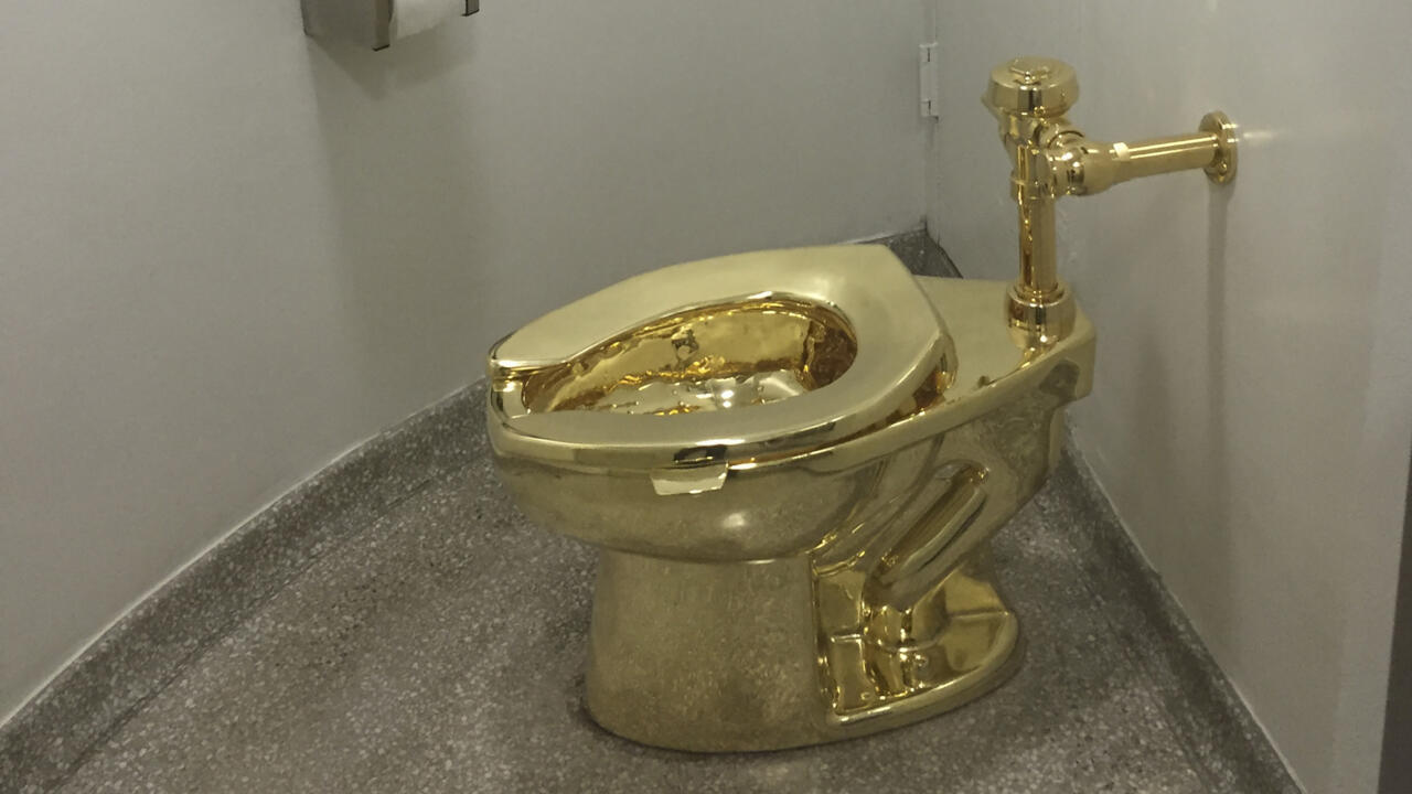 £2.8m gold toilet stolen from UK show never found: court